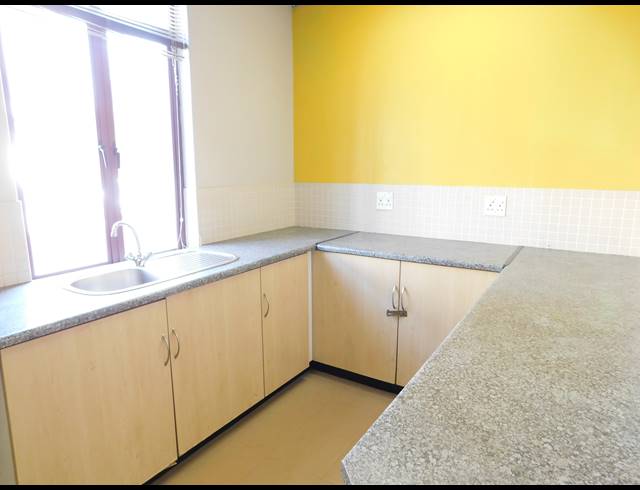 300M² OFFICE TO LET IN FERNDALE